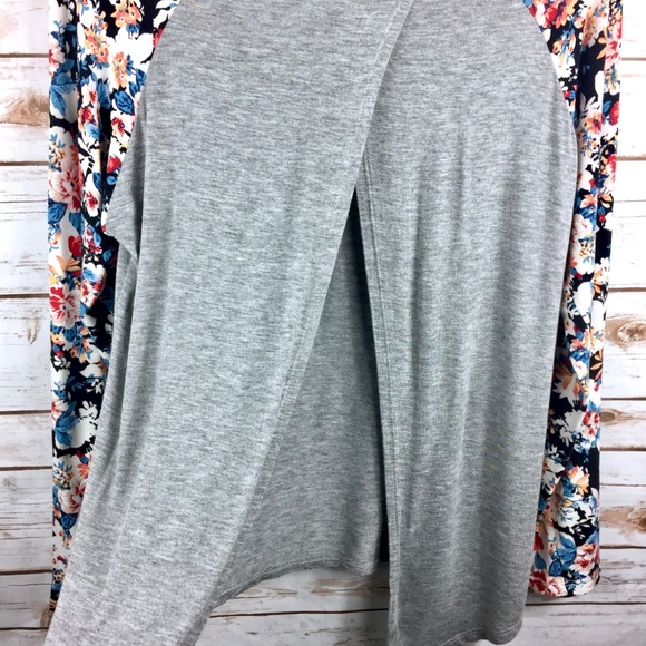Gray Long Sleeve Floral Open Back Top - Picture 7 of 8